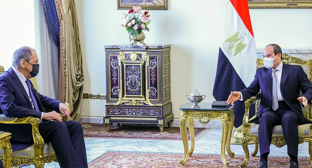 Lavrov, Kahire'de Sisi'yle görüştü