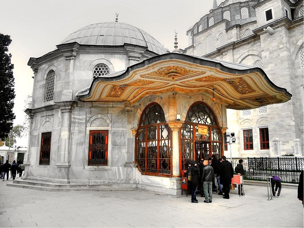 İstanbul'daki türbeler Ramazan'da açık olacak
