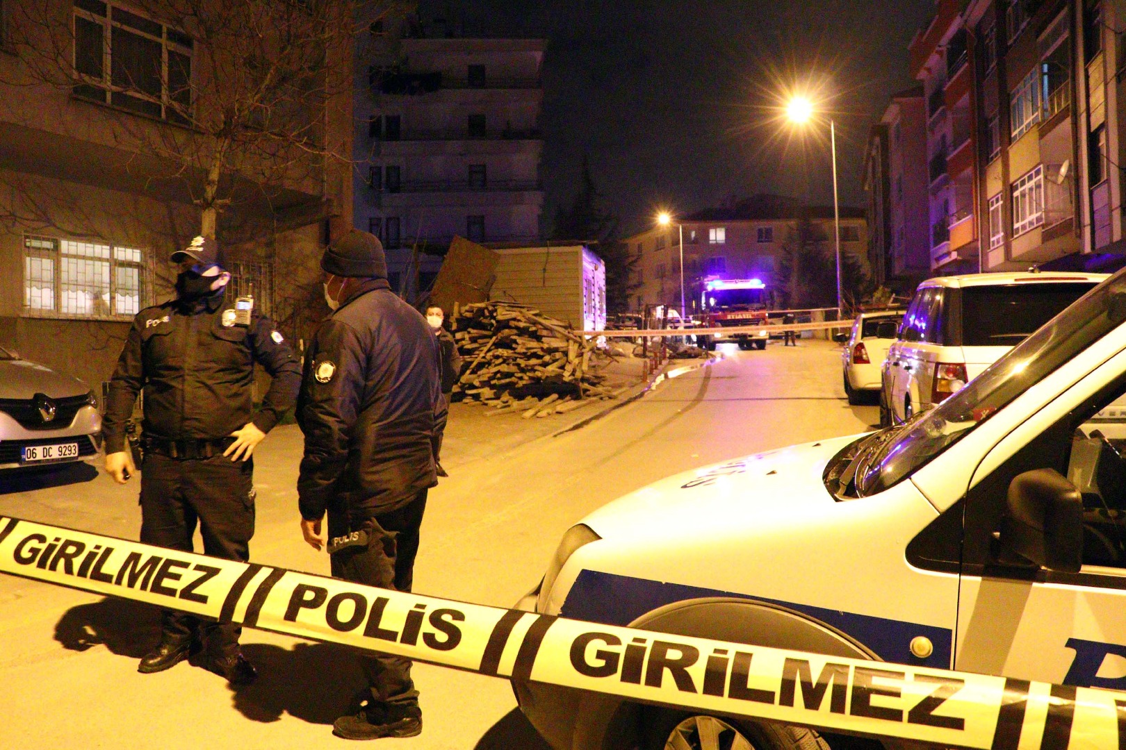 Ankara'da çökme riskli bir bina daha tahliye edildi