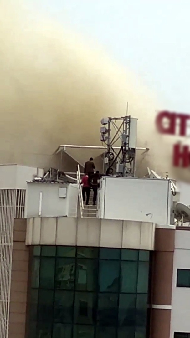 Antalya'da 4 yıldızlı otelin çatısında yangın