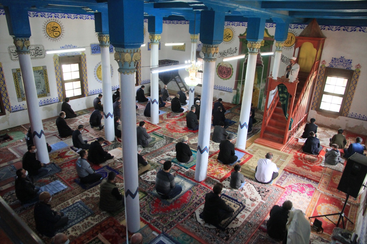 Tarihi Cami 8 yıl sonra açıldı