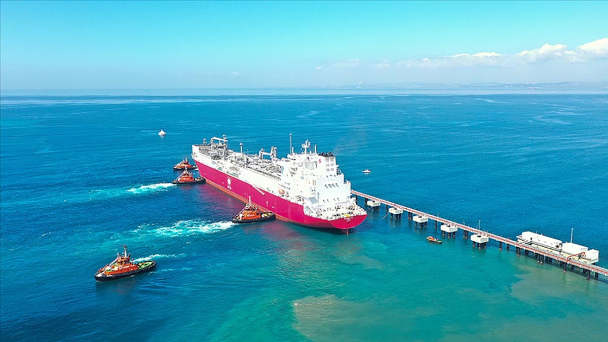 Bakan Dönmez duyurdu. Türkiye'nin ilk yüzer LNG depolama ve gazlaştırma gemisi Ertuğrul Gazi Türkiye'de