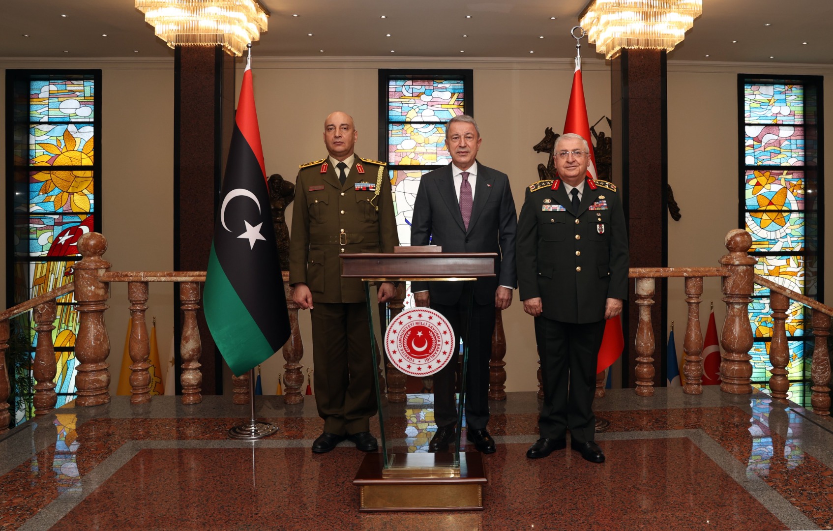 Bakan Hulusi Akar, Libya Genelkurmay Başkanı ile görüştü