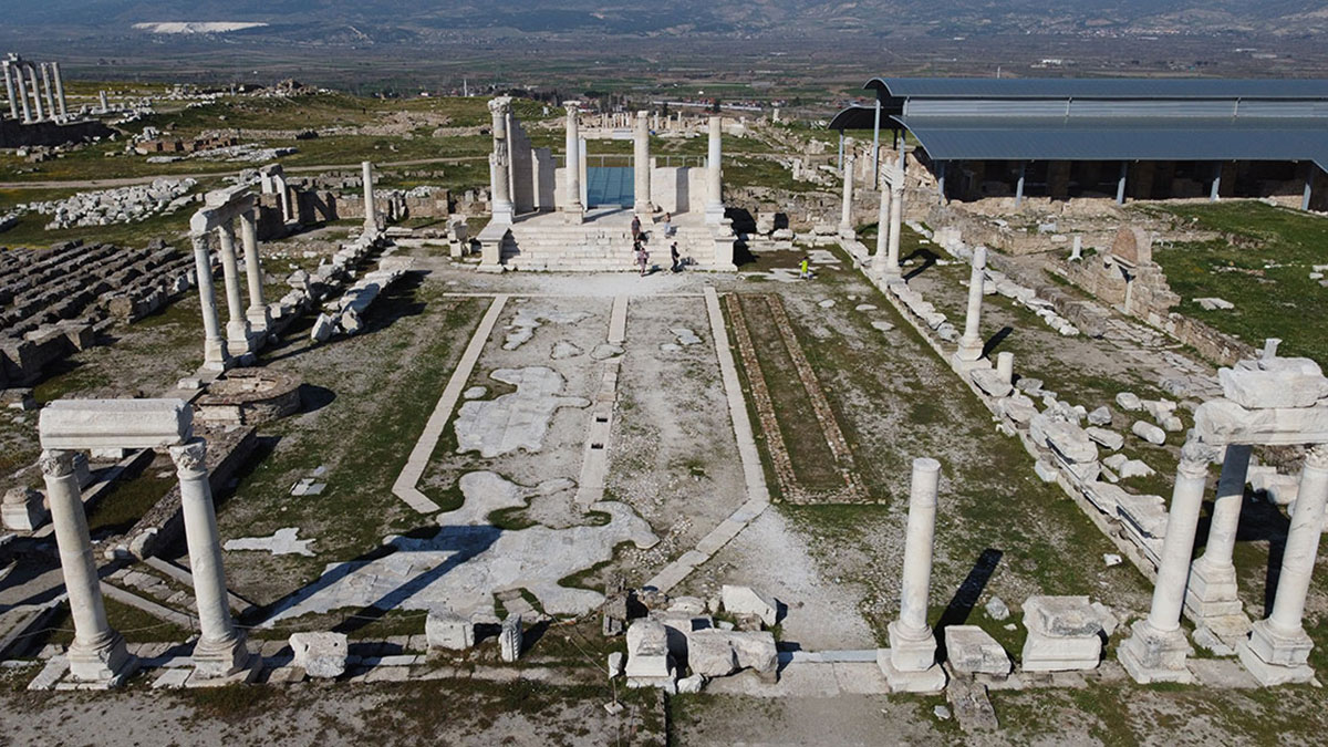 Ege'nin görkemli antik kentleri ziyaretçileri cezbediyor