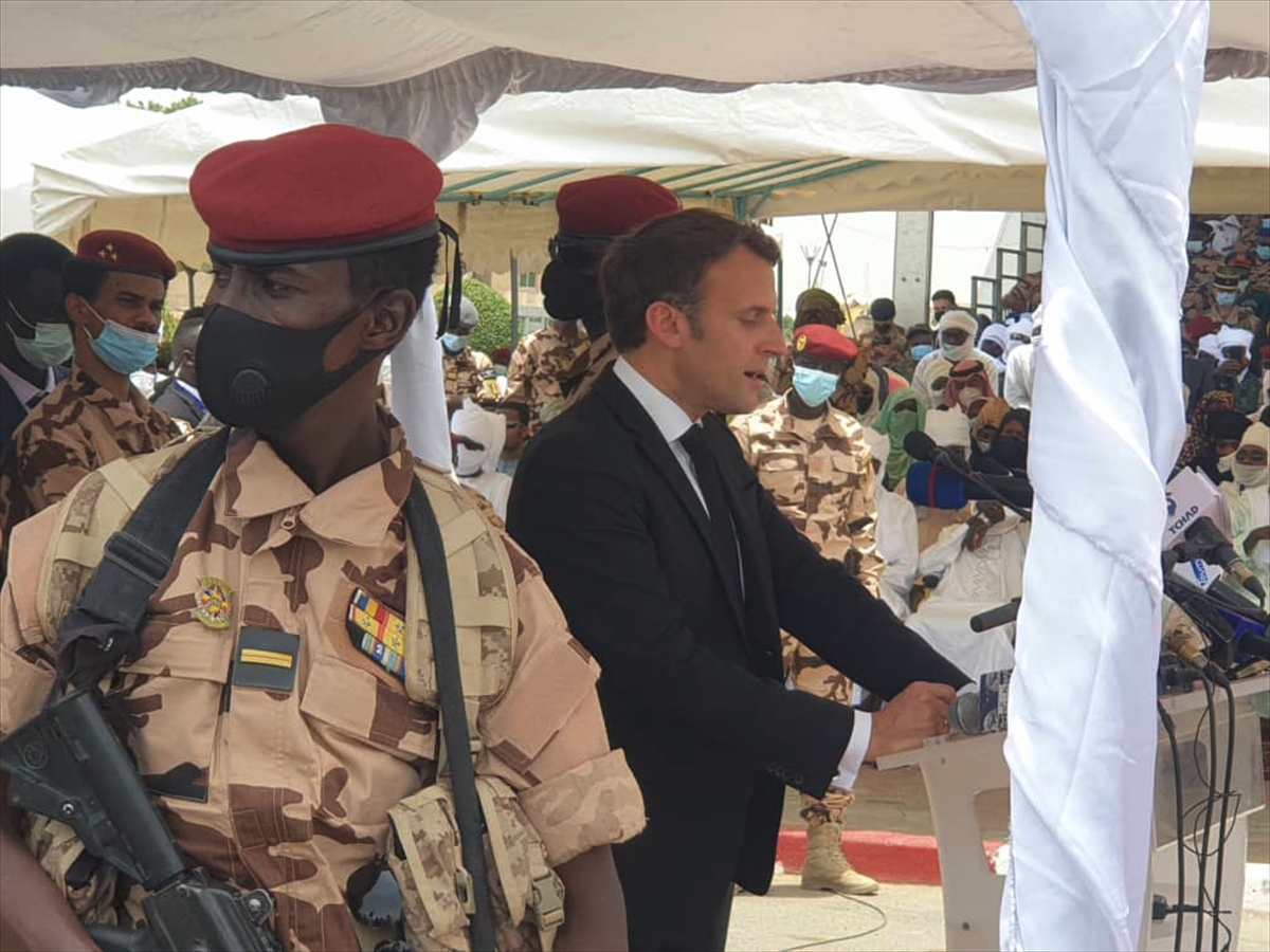 Macron Çad Cumhurbaşkanı Deby’nin cenaze törenine katıldı