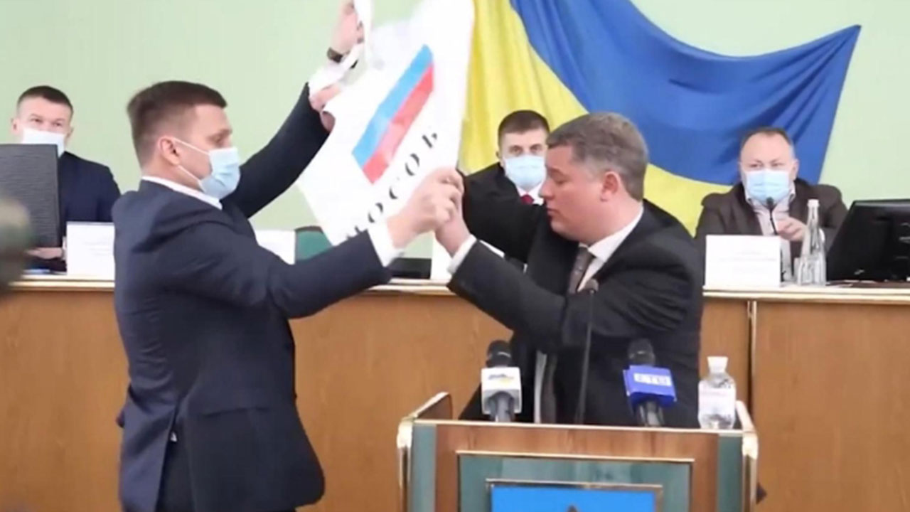 Ukrayna il meclisinde ardebe