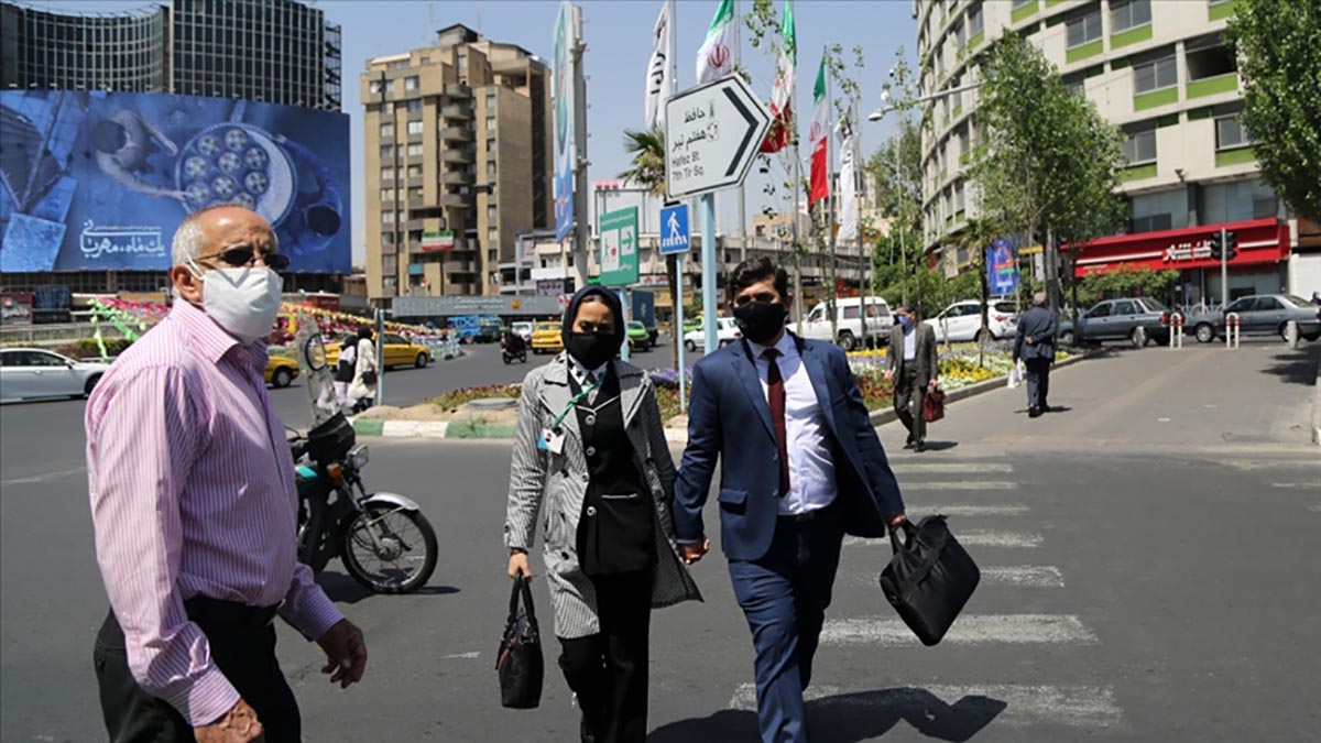 İran'da koronadan ölenlerin sayısı artıyor. 70 bine yaklaştı