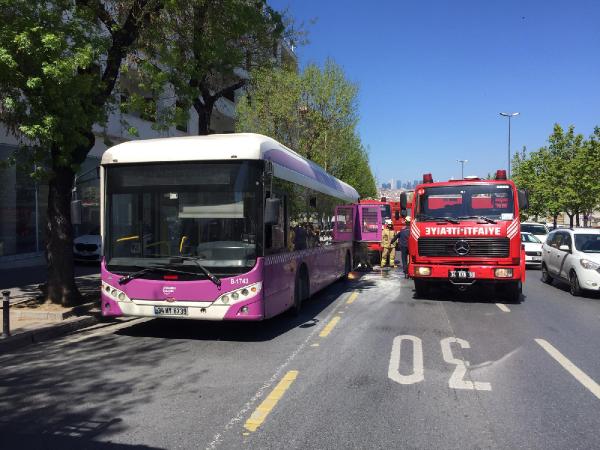 Fatih'te İETT otobüsünde yangın