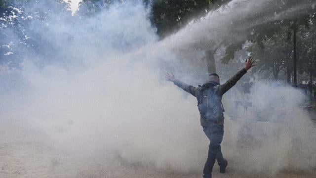 Fransa'daki 1 Mayıs gösterilerinde 39 kişi gözaltına alındı