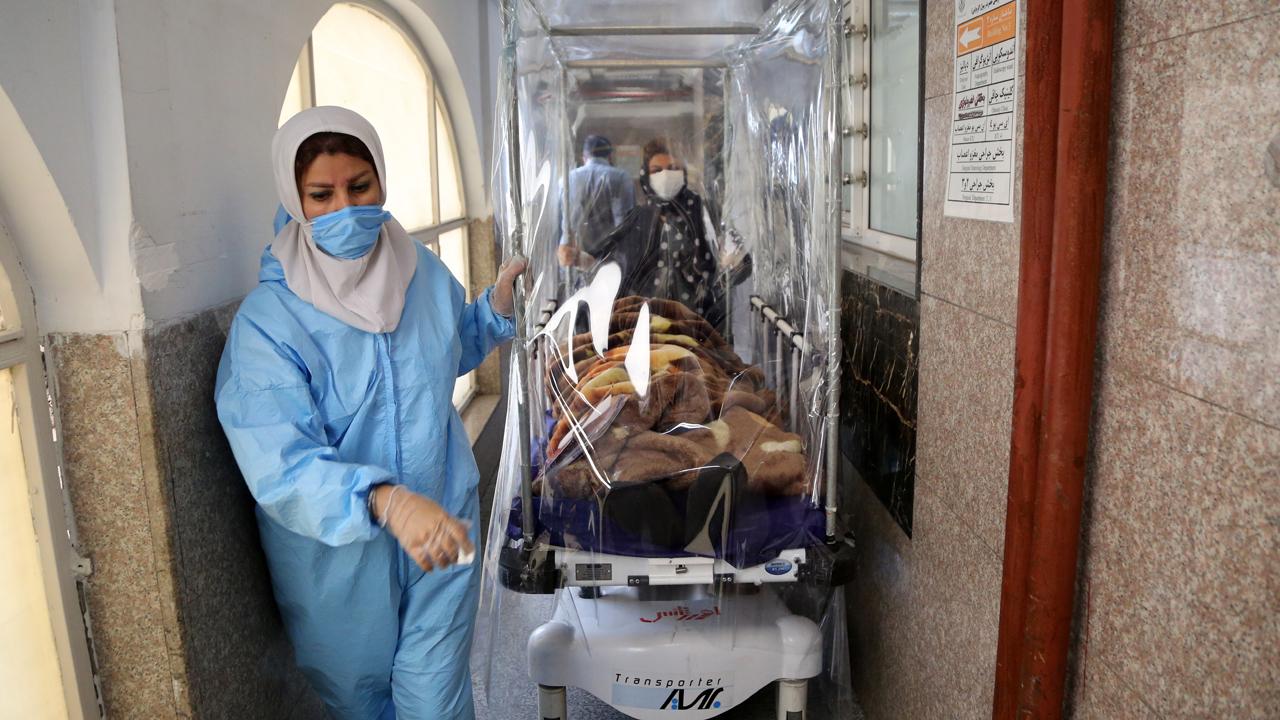 İran'da son 24 saatte 386 kişi koronadan hayatını kaybetti
