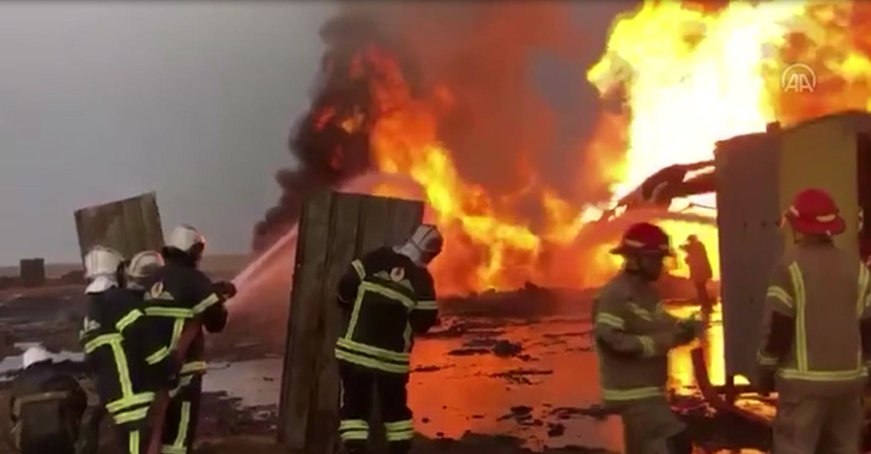 IŞİD'in saldırdığı petrol kuyusundaki yangın söndürüldü