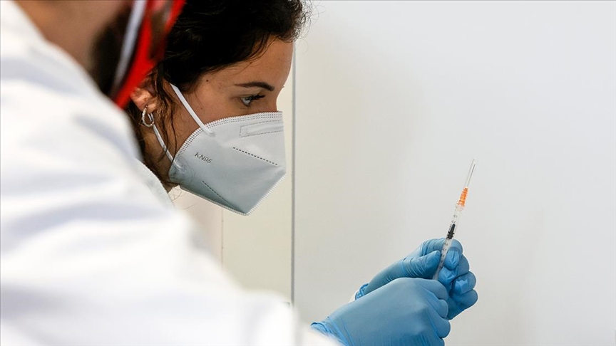 Türkiye ve Macaristan birbirlerinin Kovid-19 aşı sertifikasını tanıyacak