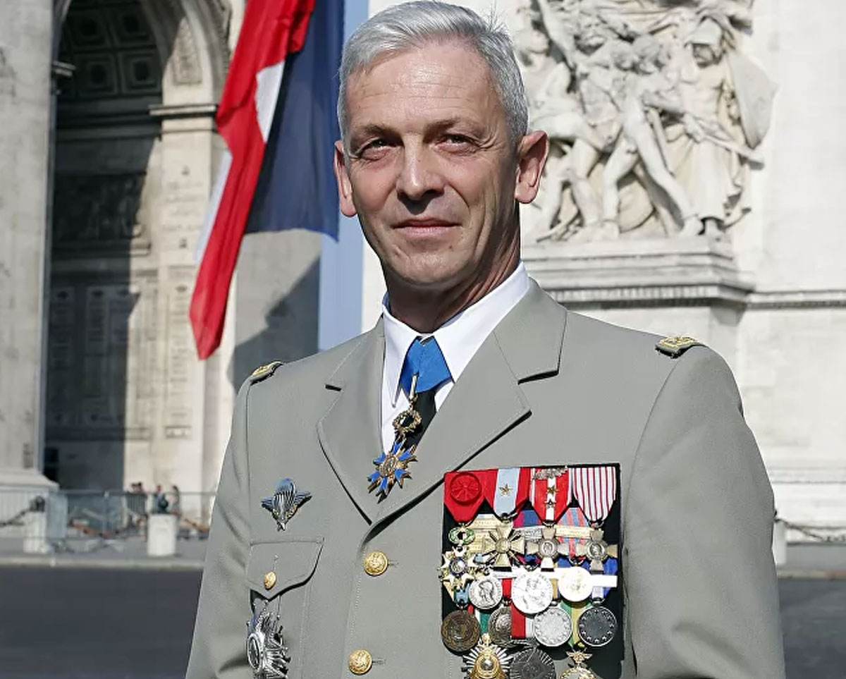 Fransa Genelkurmay Başkanı muhtıra yazan askerleri istifaya çağırdı