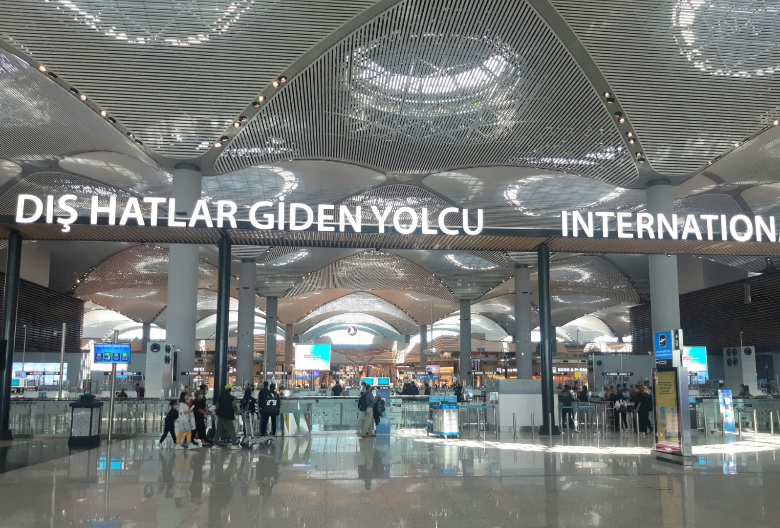 İstanbul Havalimanı'nda arefe günü sessizlik hakim