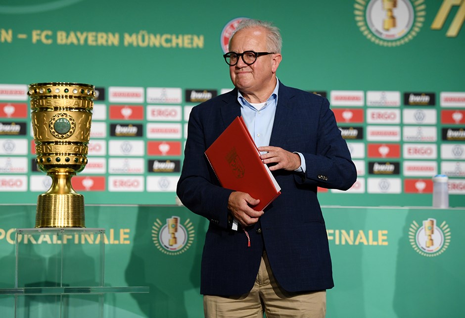 Almanya Futbol Federasyonu Başkanı özür dileyerek istifa etti