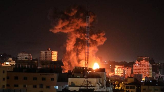 Ateşkese dakikalar kala İsrail saldırılarını sürdürüyor