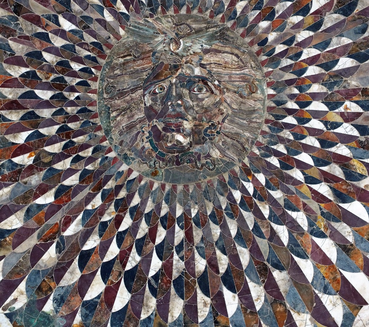 Medusa mozaiği ziyarete açıldı. Dünyada tek