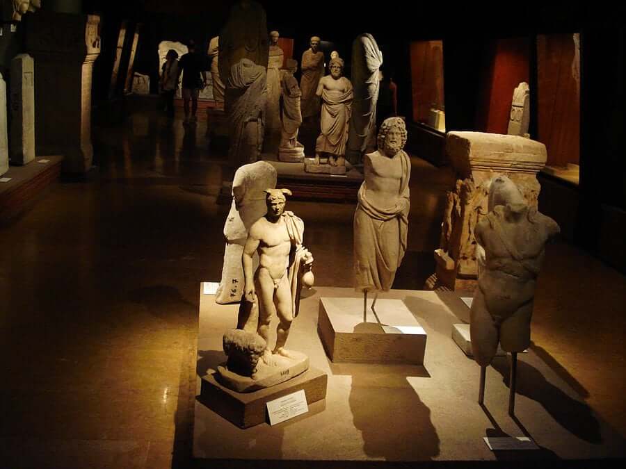 İstanbul'un iki yakasına da depo müzeler geliyor