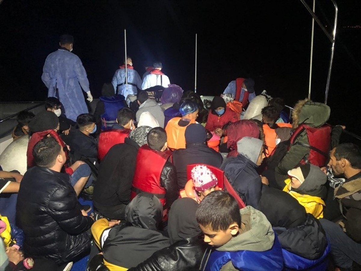 Yunanistan 46 göçmeni ölüme itti, Sahil Güvenlik kurtardı