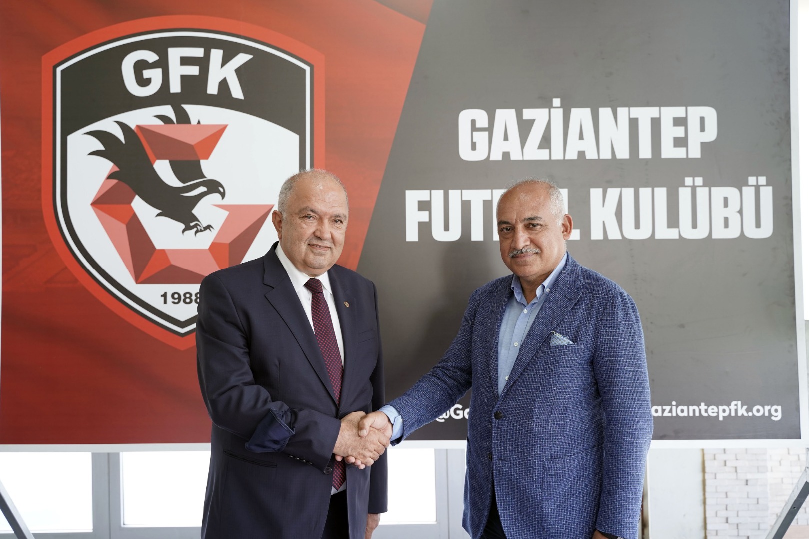 Gaziantep FK'da Mehmet Büyükekşi görevi Cevdet Akınal'a devretti
