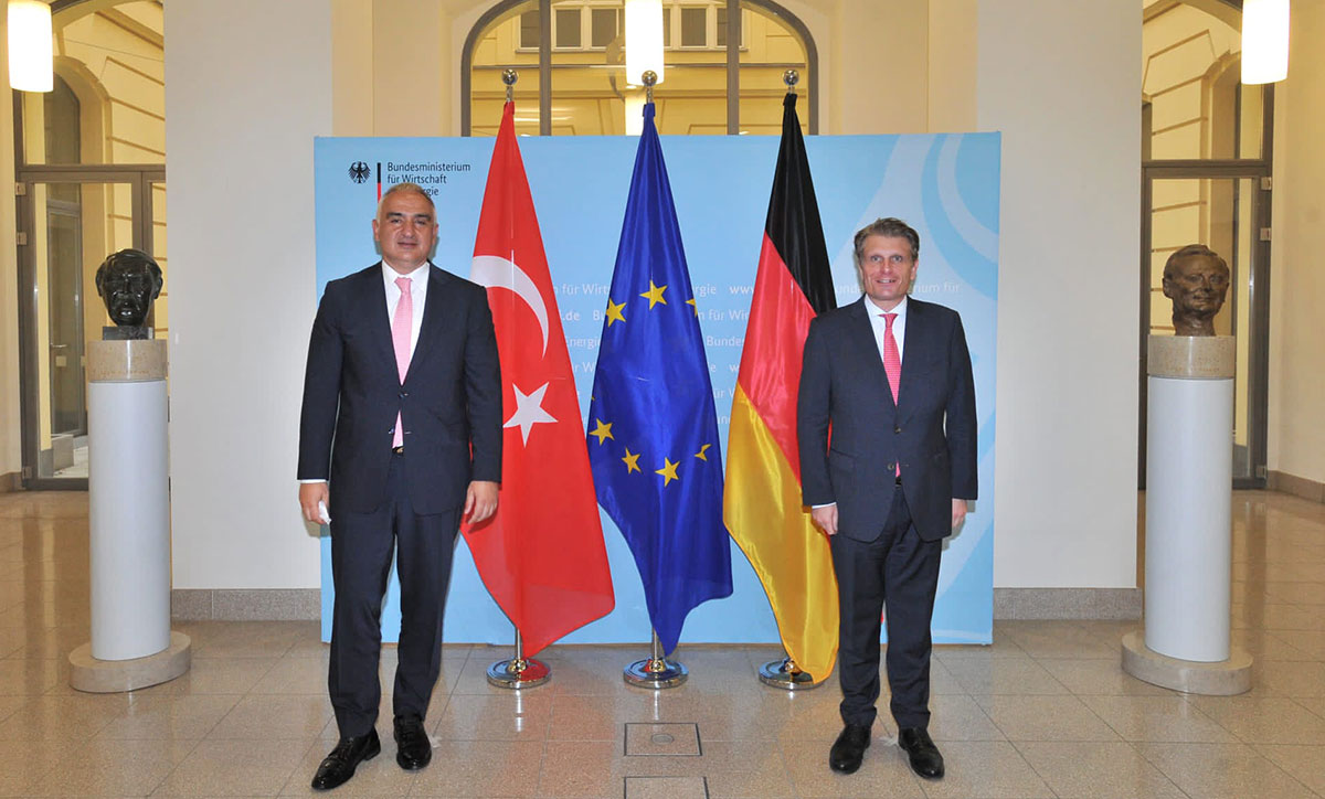 Bakan Ersoy ve Cumhurbaşkanlığı Sözcüsü Kalın Almanya’da