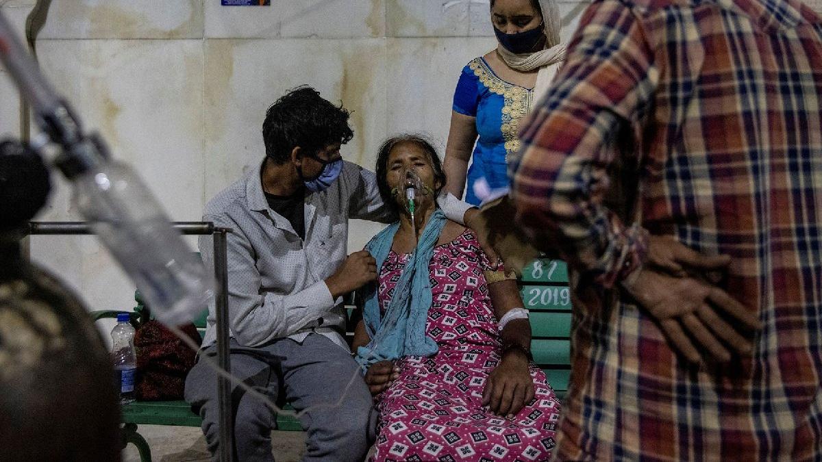 Hindistan'da koronadan can kaybı 322 bini aştı