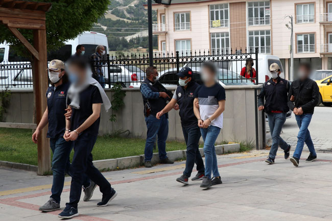 Burdur merkezli FETÖ operasyonunda 6 tutuklama