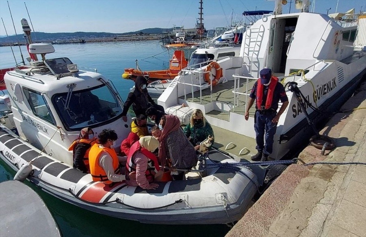 Yunanistan'ın ölüme terk ettiği 17 göçmen kurtarıldı