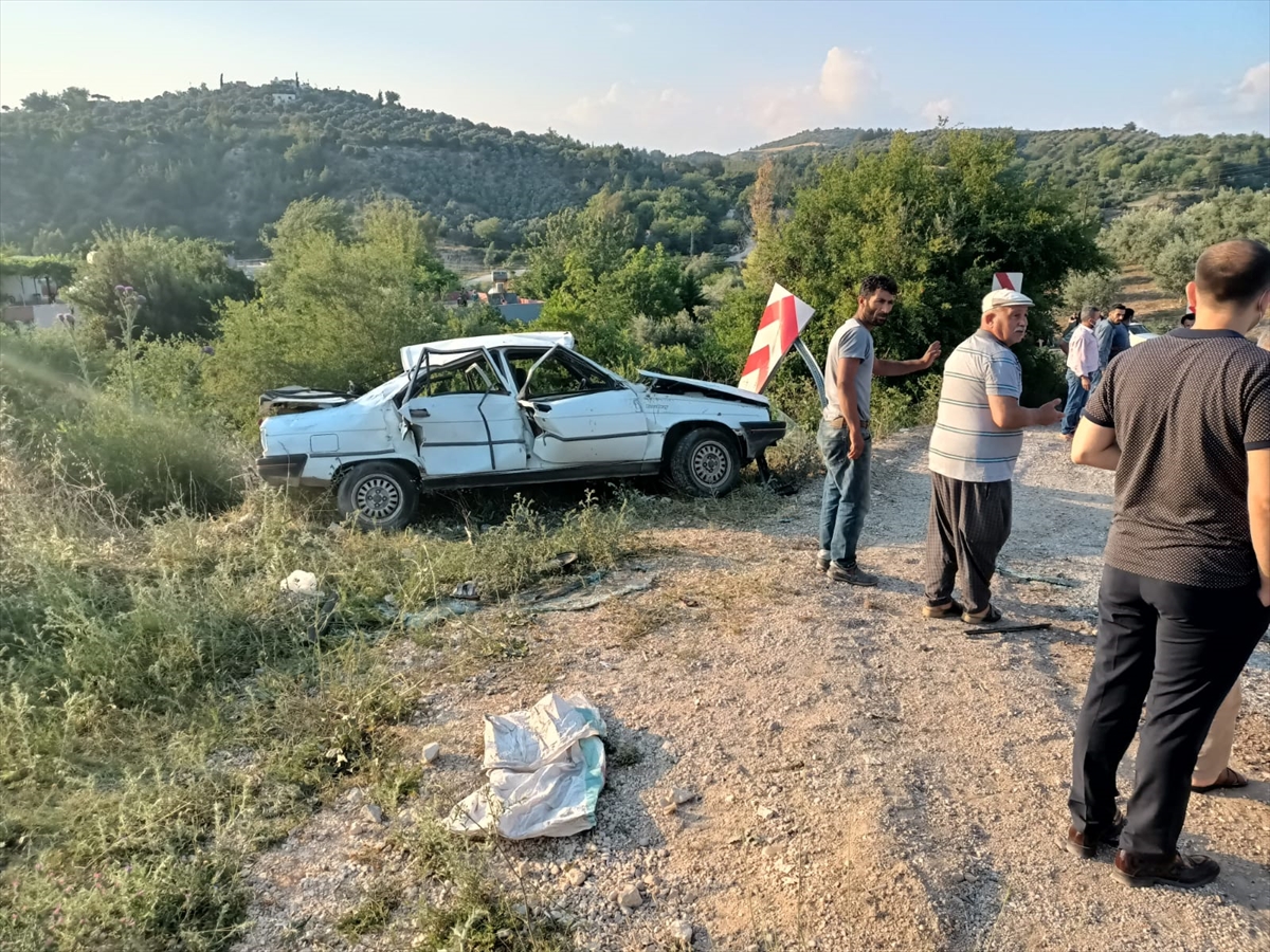 Osmaniye'de otomobil devrildi: 6 yaralı