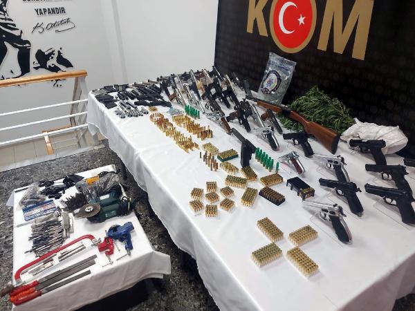 İki ilde yasa dışı silah ticareti operasyonu 17 gözaltı