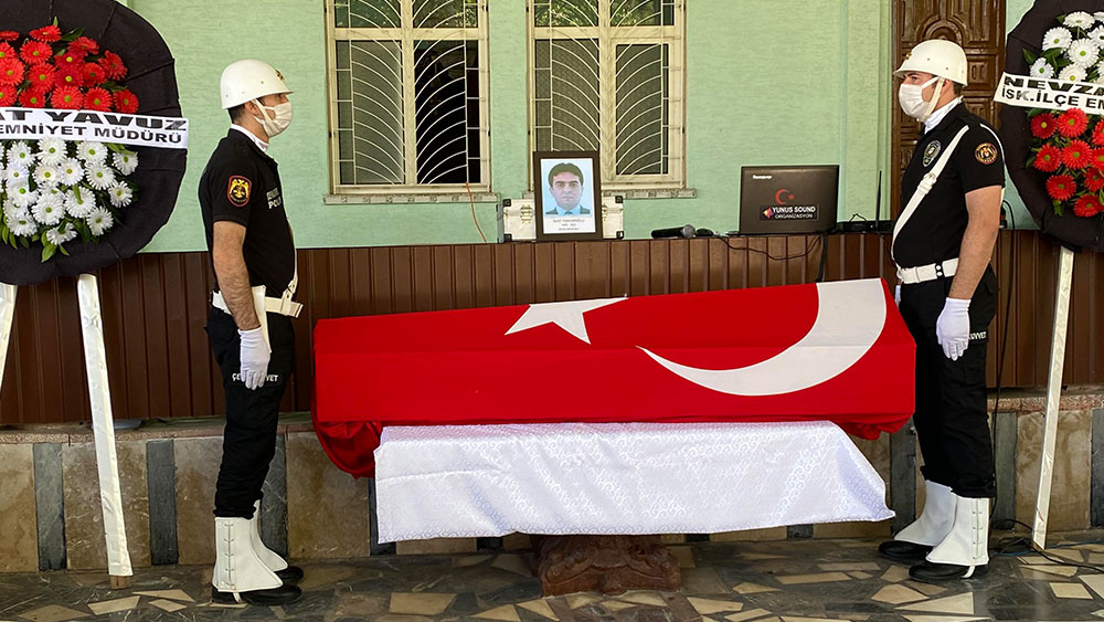 Kazada ölen polis memuru Osmaniye'de toprağa verildi