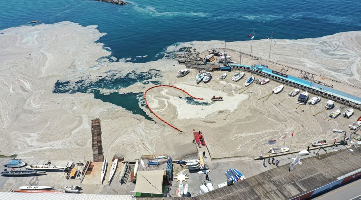 Marmara Denizi'nde 4 bin 202 metreküp müsilaj temizlendi