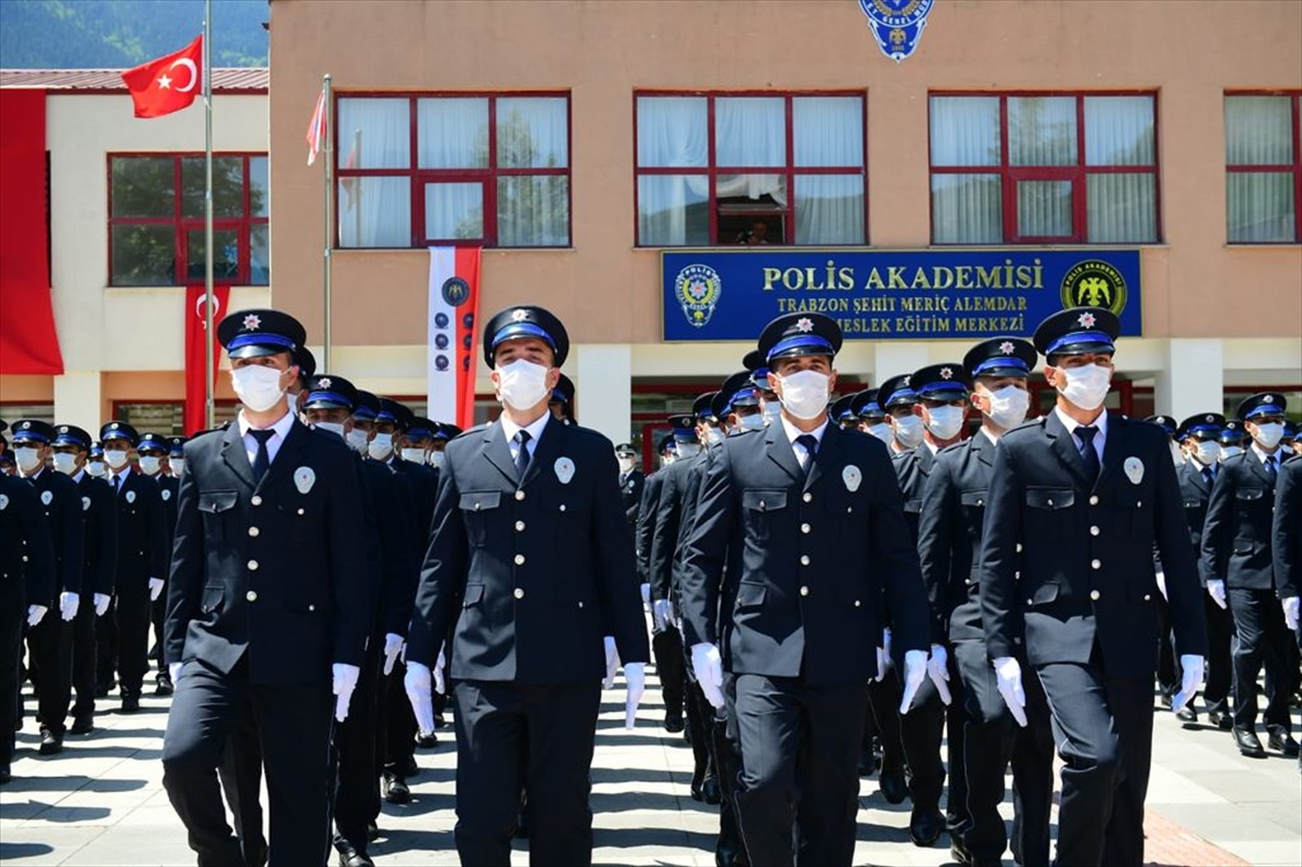 Trabzon’da 240 polis adayı mezun oldu