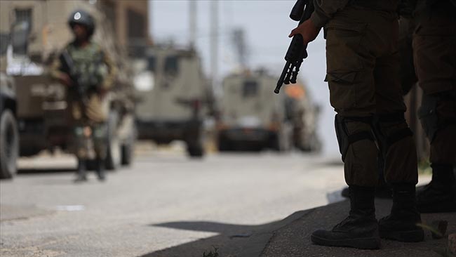 Batı Şeria'da 15 Filistinli gözaltına alındı