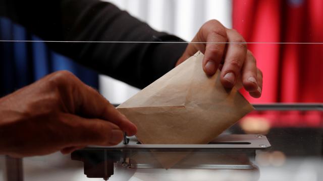 Fransa'da cumhurbaşkanlığı seçimi 10 ve 24 Nisan 2022'de düzenlenecek