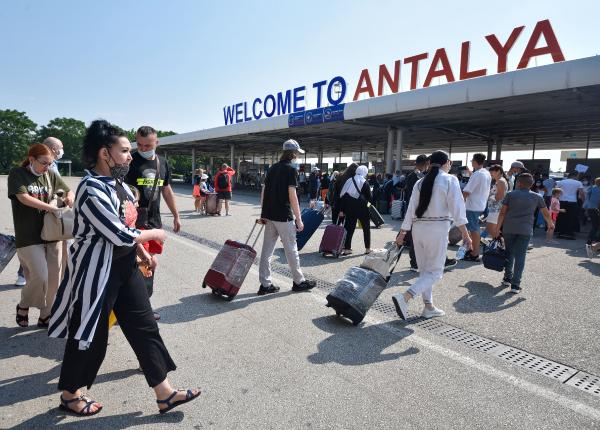 Antalya 120 bin Rus turistle Akdeniz'de ilk sırada