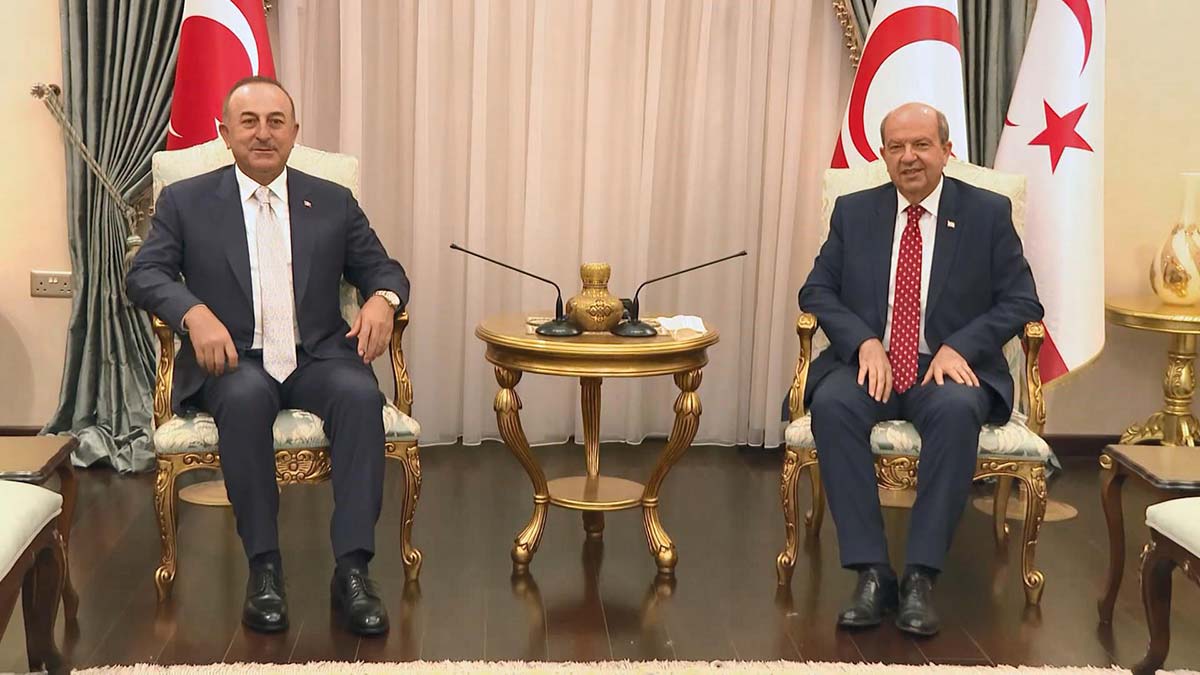Çavuşoğlu, KKTC Cumhurbaşkanı Tatar ile görüştü