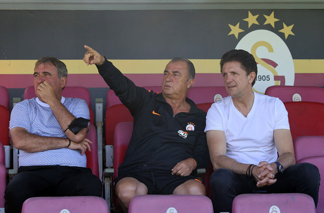 Galatasaray'da Hagi ve Popescu sürprizi