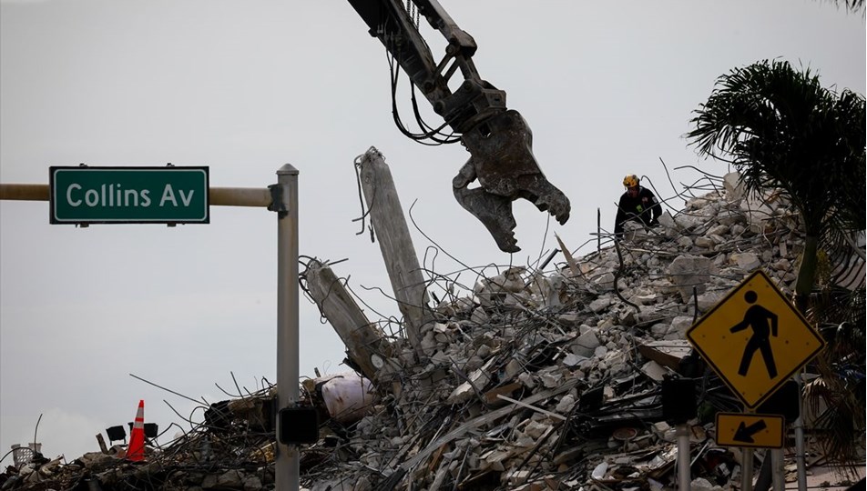 ABD'de çöken bina: Can kaybı 27'ye yükseldi, 118 kişiden haber yok
