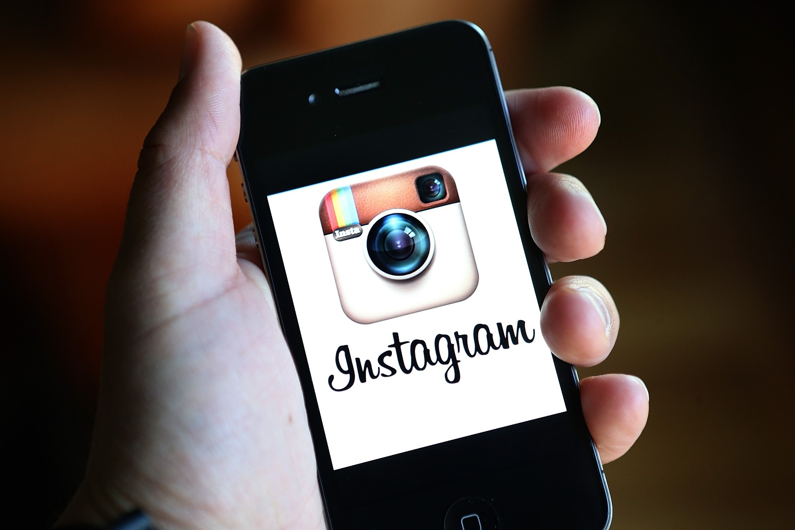 Instagram 16 yaşın altındakilerin hesaplarını gizli yapacak