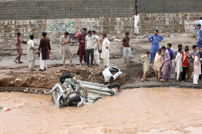 Pakistan'daki aşırı yağışlarda can kayıpları var