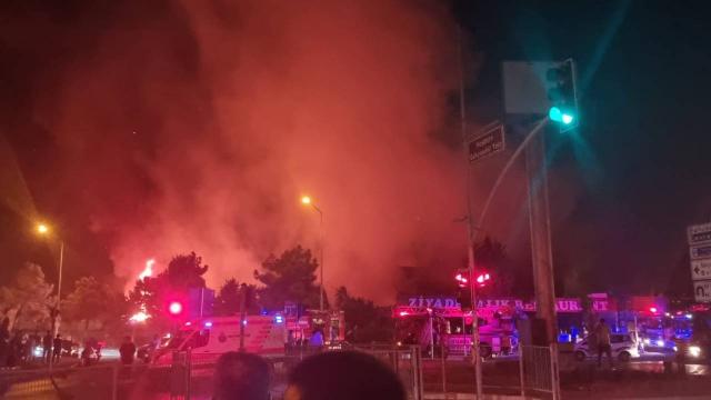 İstanbul’da iş yerinde çıkan yangın fidanlık alana sıçradı