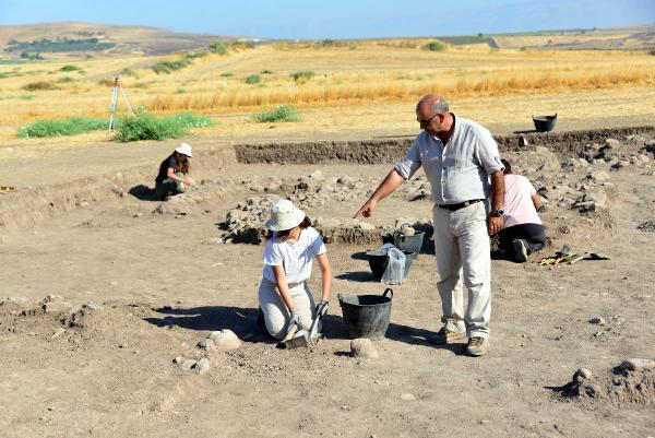 7 bin 500 yıllık köy kalıntıları bulundu
