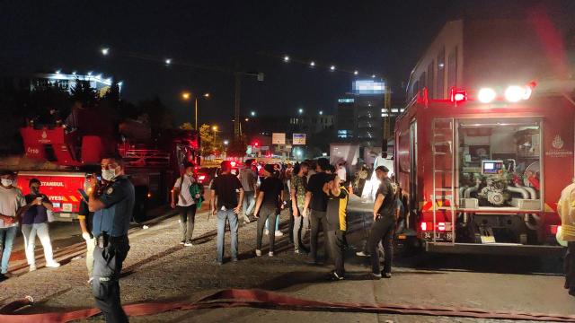 İstanbul'da restoran yangını: 11 kişi hastaneye kaldırıldı