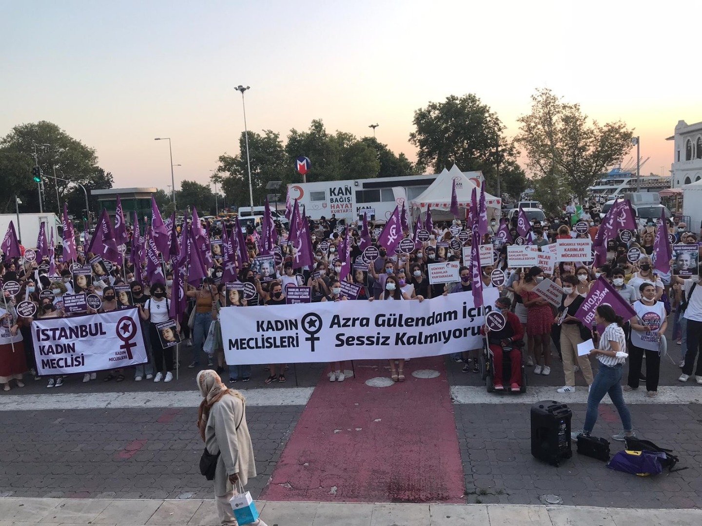Kadıköy'de Azra Gülendam eylemi