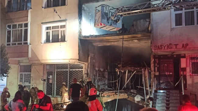 İstanbul'da bina yangını: 1'i ağır 2 yaralı