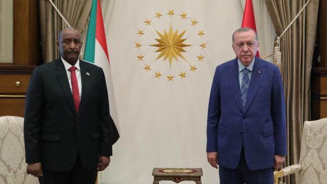 Erdoğan: Sudan'ın yanında olmaya devam edeceğiz