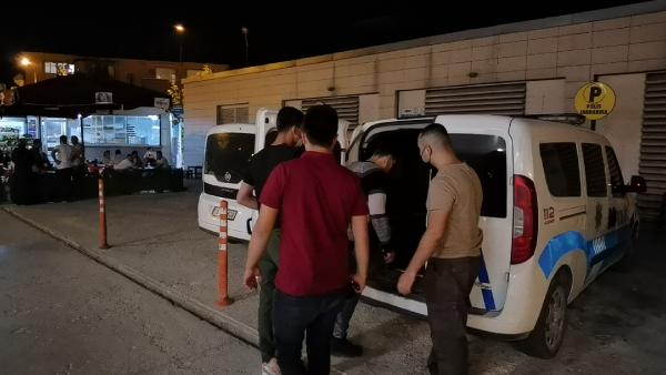 Bursa'da takside 5 kaçak göçmen yakalandı