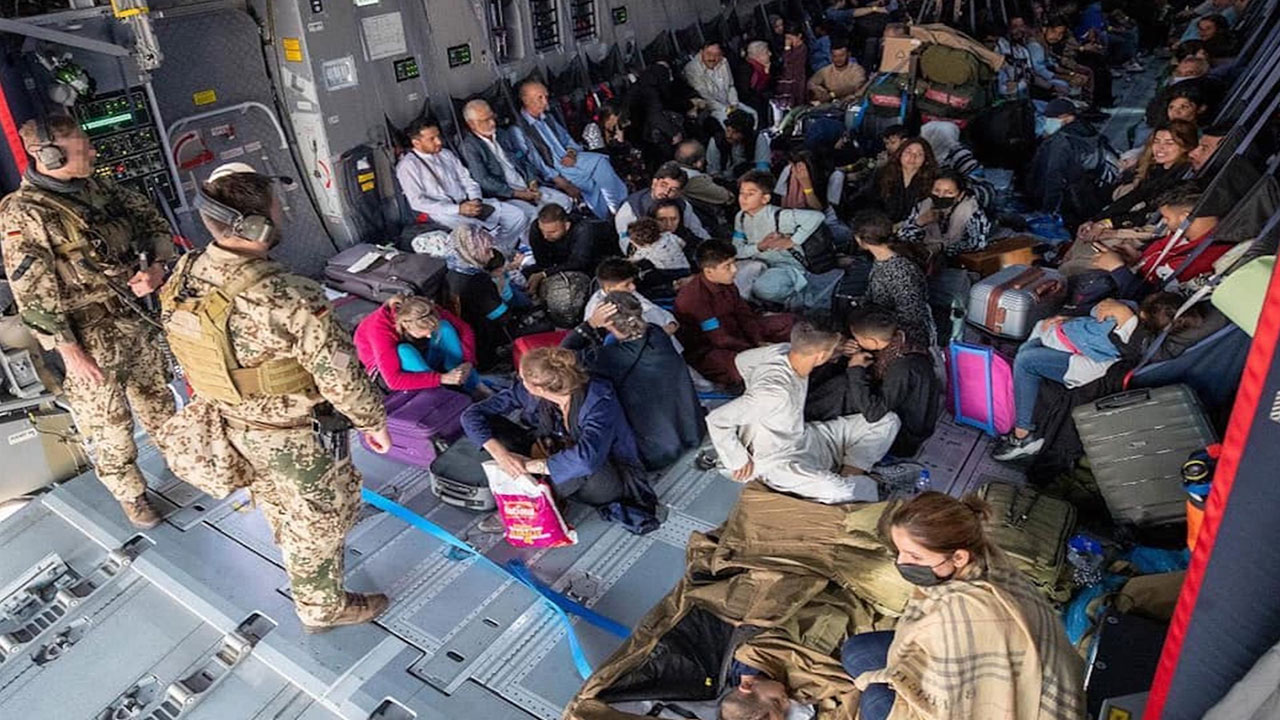 Almanya vatandaşlarını Özbekistan üzerinden tahliye ediyor