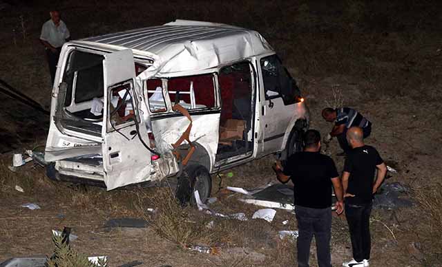 Kayseri'de minibüs şarampole devrildi: 4 yaralı